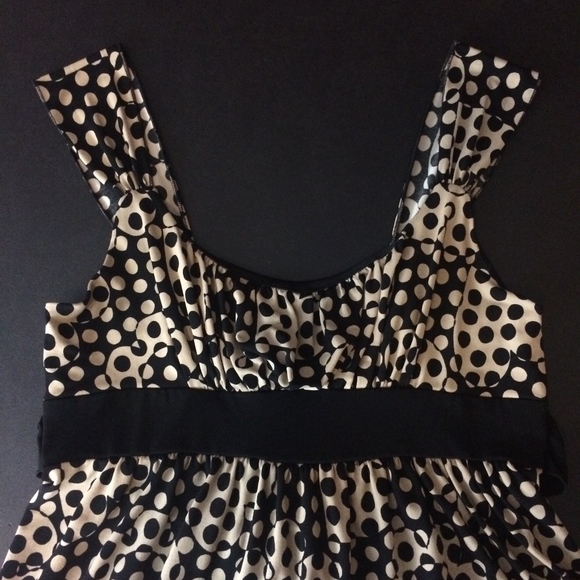 BLACK & CREAM PATTERNED POLKA DOT FLOWY TOP - Picture 2 of 5